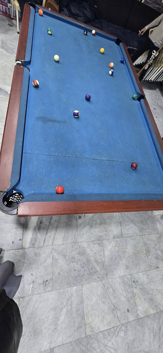 سلام عليكم
ميز بليارد مرمرات بلاد الميز نضافه ٨٠ بالميه مكاني البصرة الحيانيه السعر ٣٠٠ الف ***********
