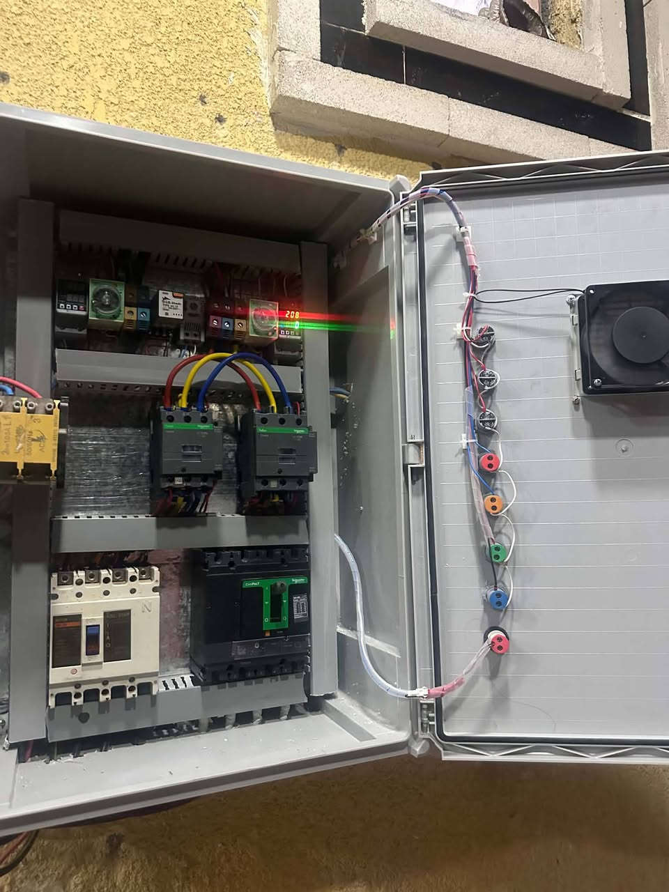 🧐السلام عليكم 🧐
عمل بورد ATSوطني ⚡ RSTمولد ⚡💡 
عندك بورد تعبان احنه ارتبه الك ماعليك الى الاتصال 
اخوكم الفني عبدالله عبار 🦺 *********** 📞⚡وتساب فيس
