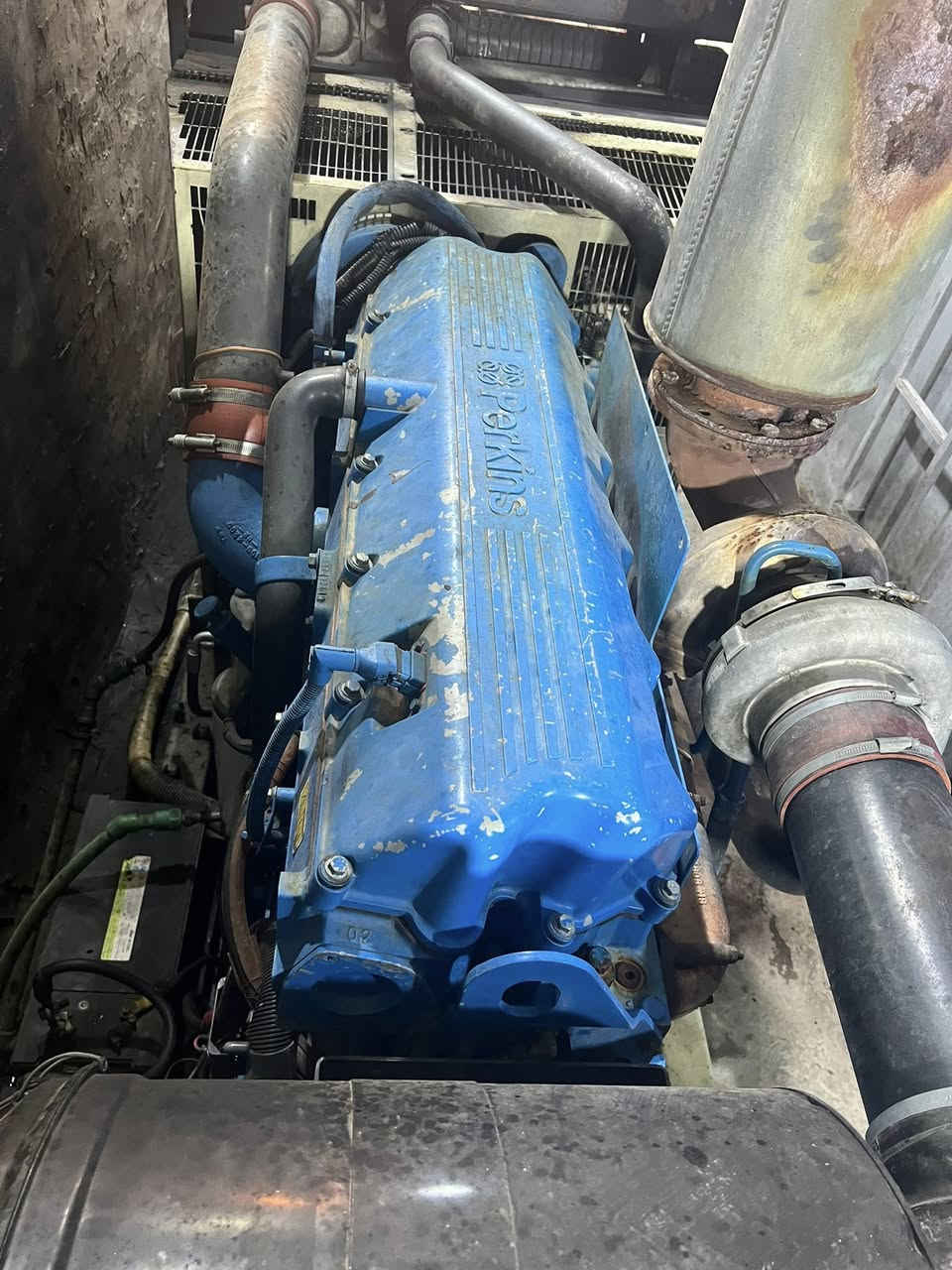 السلام عليكم مولود بيرنكنز 2300 شغاله عل حمل محرك استندر راس توليد 400 بلادي السعر 120 ورقه ***********
