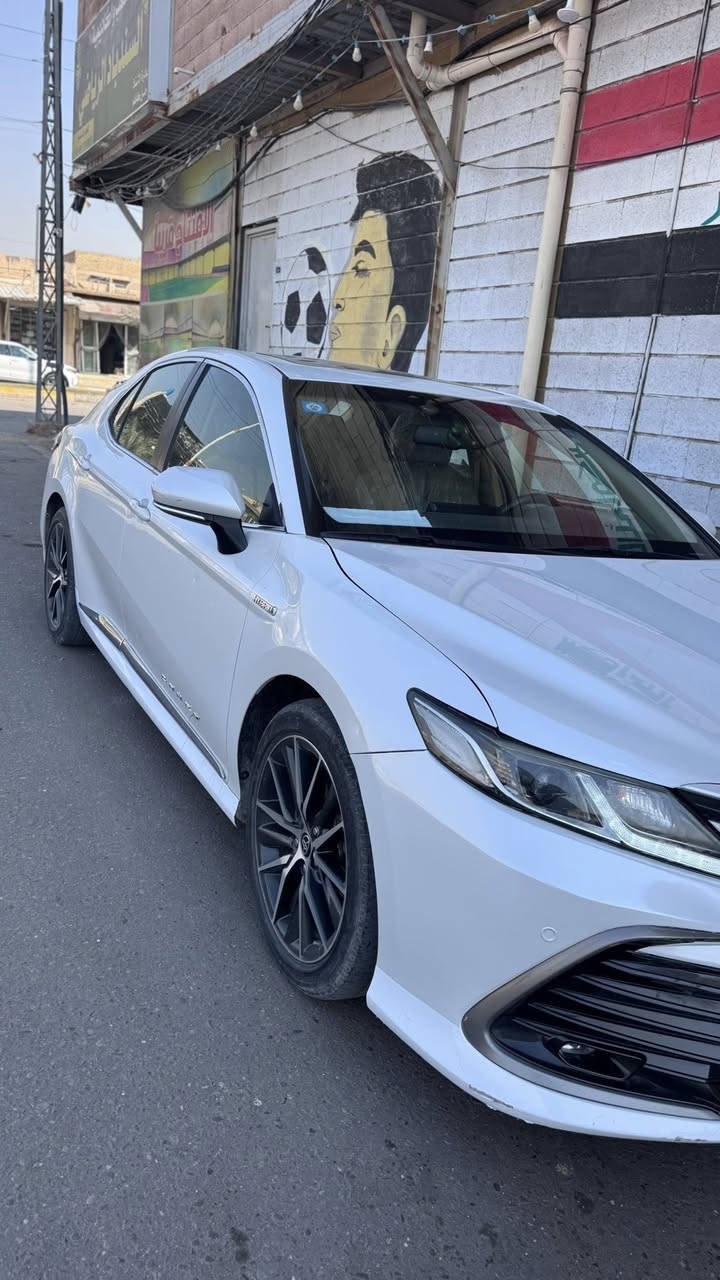 كامري موديل 24 هايبرد للبيع
فول مواصفات GLE مرقم بغداد
كشافات 
اشارة مرايه 
مري شفط 
كشن كهربائي
حساسات اماميه خلفيه 
برده خلفيه 
ثلاثه وضعيات للقيادة 
كشنات كهربائيه 
قطعتين تبريد 
گير مكينه مكفولات وجديدات 
ضررها فقط بارد بالجاملغ والباب جهة السايق شي بسيط جدا
للاستفسار ***********
