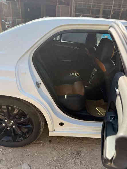 السلام وعليكم سياره للبيع موديل14 سياره حلوه ونضيفه السعر150 الساونار موجود بلصور ما متواجد عل فيس خابر وتدلل*********** اسيا ***********
