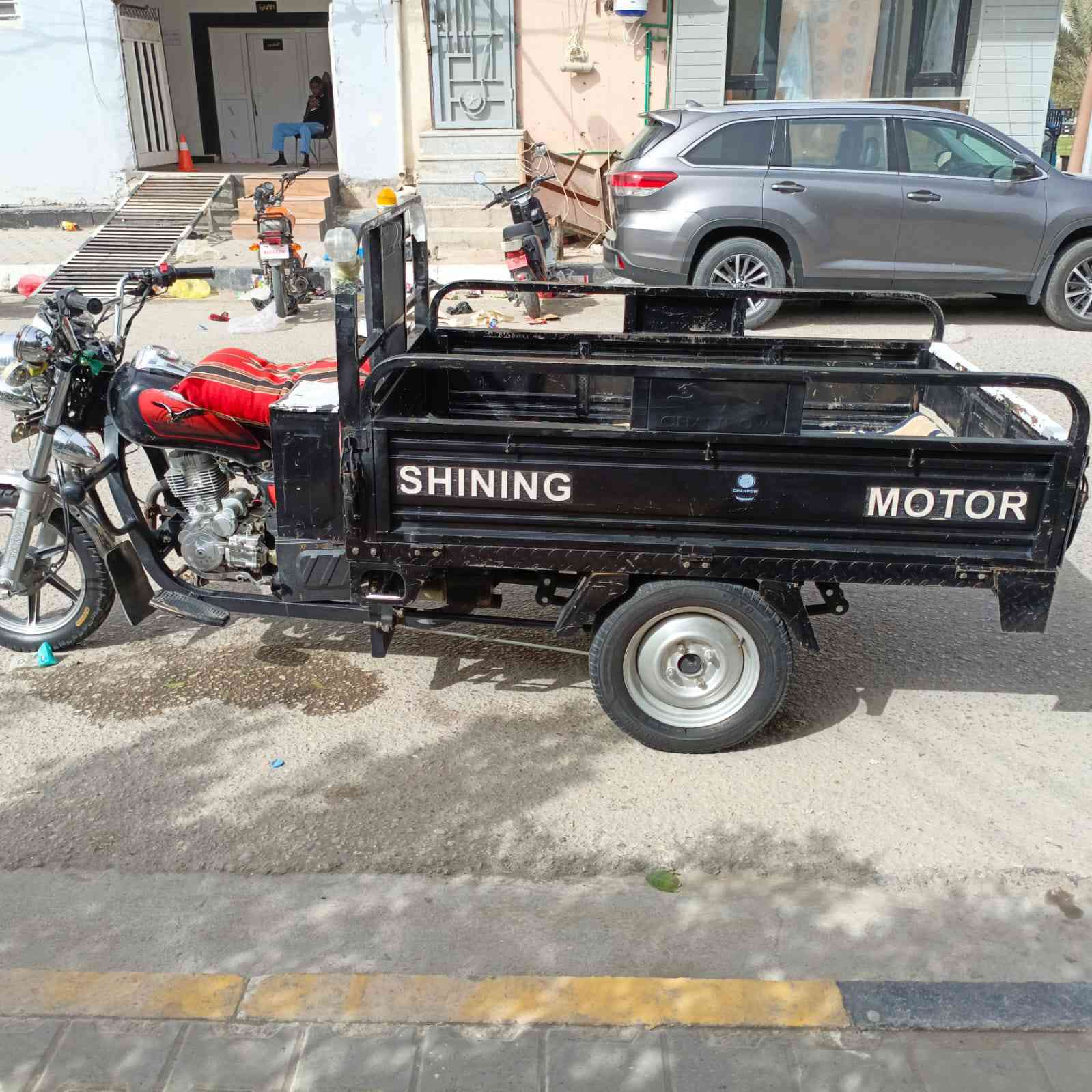 السلام عليكم ستوته للبيع سنويه مقفوله كفاله عامه مكان كربلاء حي الموظفين 2022 السعر 2200 وبيها مجال***********
