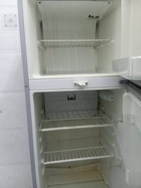 ثلاجة للبيع ١٥٠ طباخ ١٢٥ الف للتواصل 07753111206
