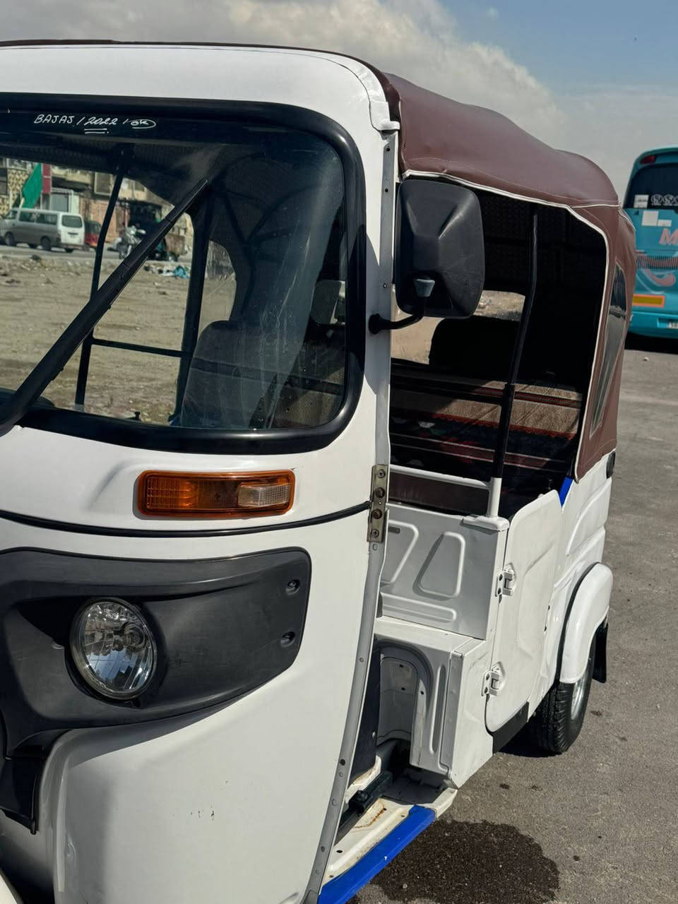 سلام عليكم 
تكتك للبيع موديل 22 
مكاني مدينه الصدر 
***********
