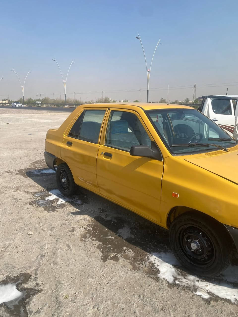 السلام عليكم
سايبه للبيع مديل ٢٠١٥ رقم السيارة بصره جهازه من كلشي حداده كهربائيه تخم تاير بريك جديد راعيه موجود سنويه ل٢٧تنتهي تحويل ثاني يوم مكان السيارة بصره الزبير السعر ٢٣وبيها مجال بسيط 

مكلف بنشر هاذا رقم راعيه ***********
