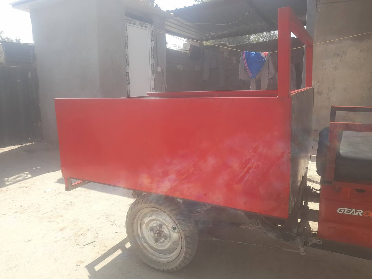 ستوته شحن ٥بطاريات جدد صارلهن ٥يوم ومابيه اي عطل شغاله السعر ٧٠٠ وبيه مجال ***********
