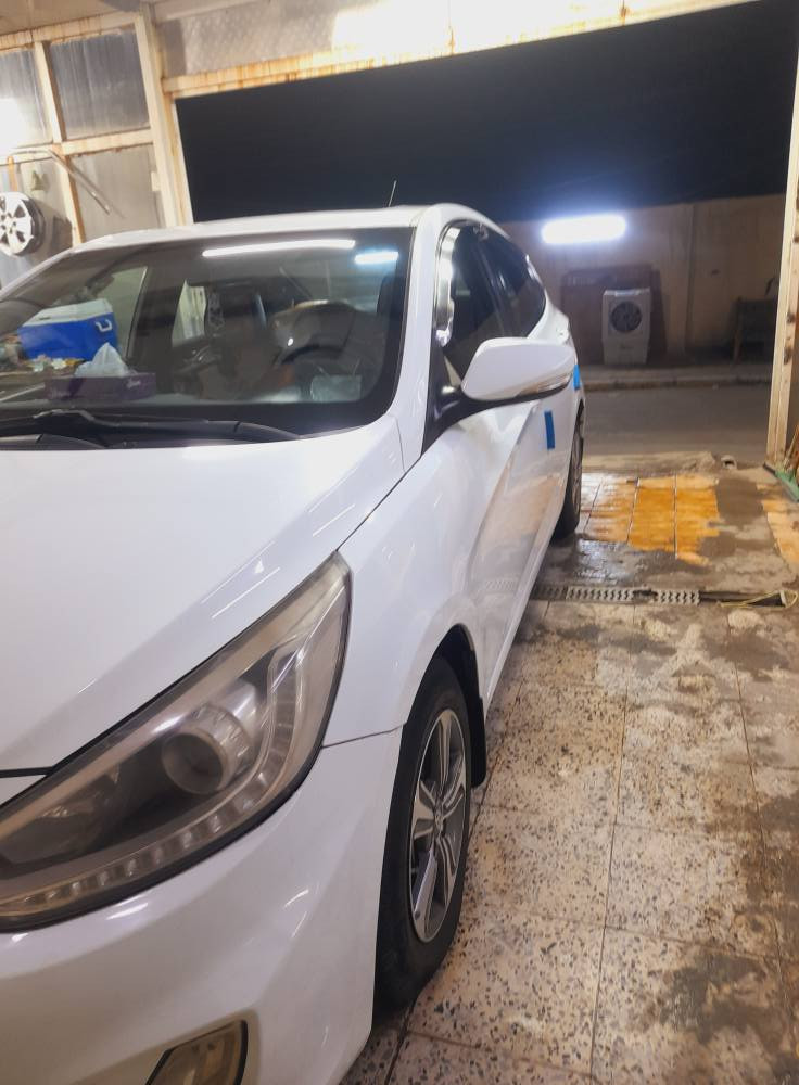 اكسنت خليجي مضلع 
لون ابيض 
٢٠١٦
فول مواصفات 
ماشيه ١٠٠ الف
رقم انكليزي جديد
بيها جاملوغ واحد صبغ فقط
سعر//١١٥ مكاني الكاظمية  *********** بغداد, العراق
