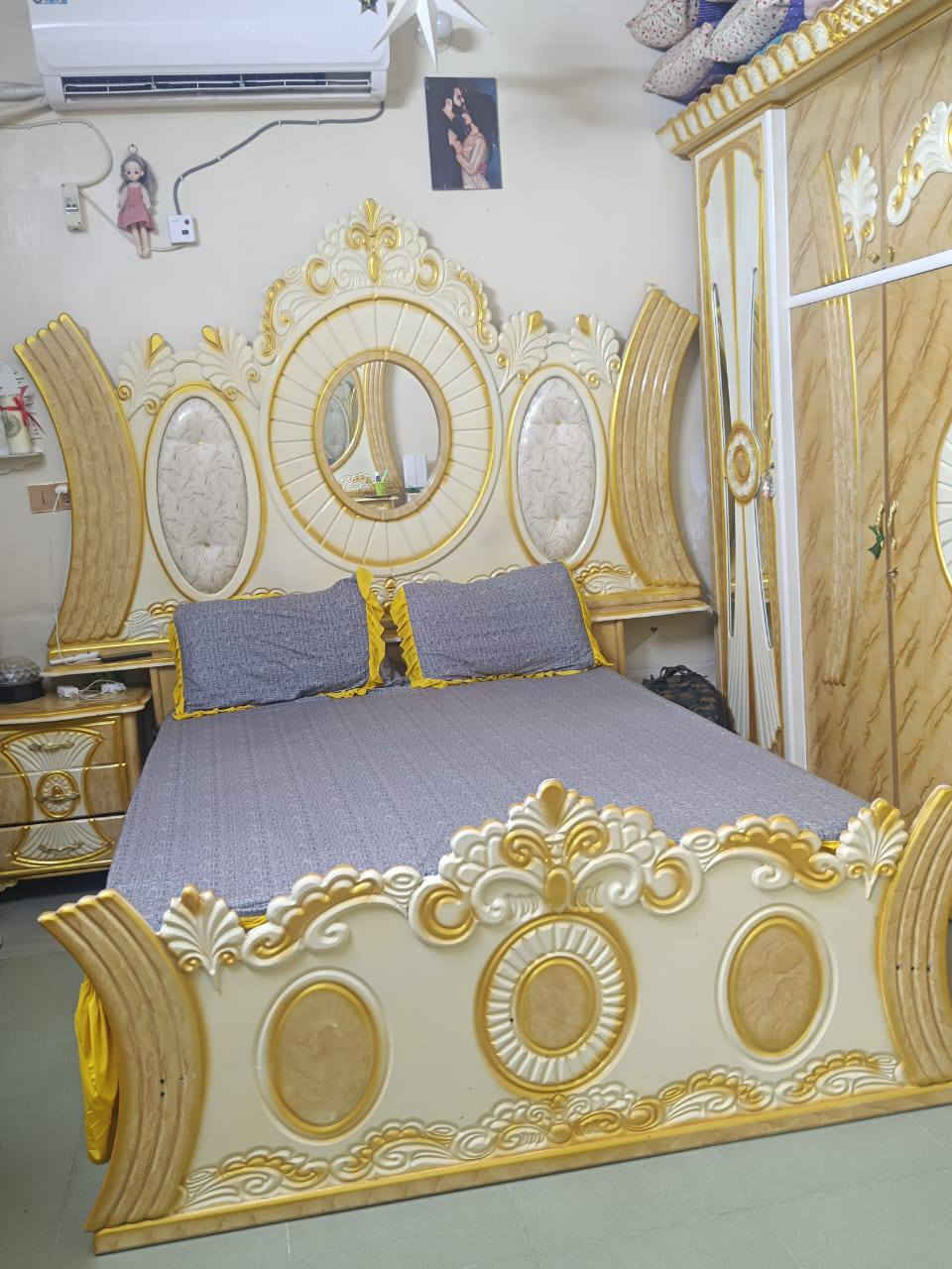 السلام عليكم غرفه نجاره عراقيه تصميم ايطالي ضخمه كلش الله يشهد
سعرها مليون و 400.اني مشتريه مليون و 800
الاستفسار *********** وتسااب
