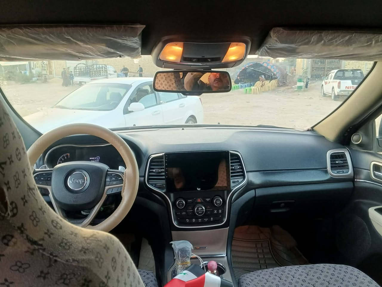 جيب لاريدو موديل 16 رقم بغداد بسمي مكينه 3600 مفتوحه شرط كير كفاله حادشها قطعتين بدون دواخل السياره فول مواصفات عده الفتحه 
مكلف بل نشر اتصل *********** السعر 175 بيها مجال مكان السياره الديوانية
