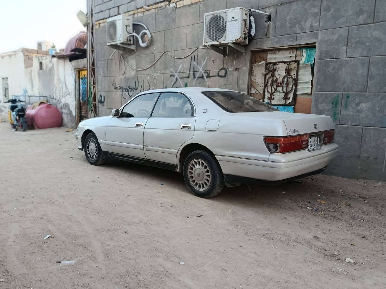 بطه فصل للبيع كيرمحرك كفاله بدي نظيف بس مدگر مصبوغ تجي ونشوف سيارة حلوة مال جناي رقم *********** رقم جديد لغايه 2030
