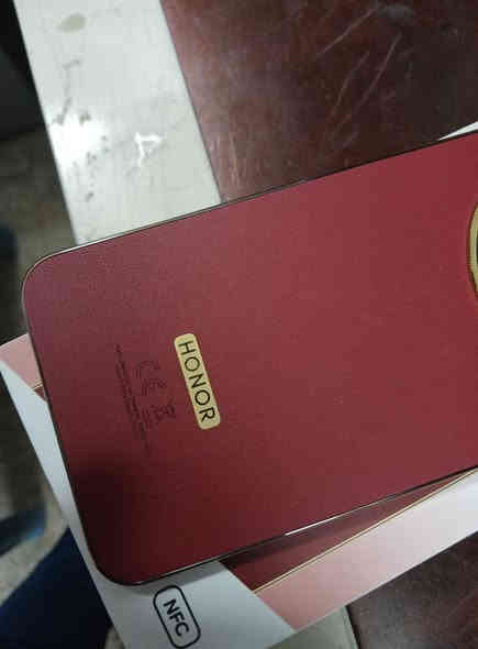 للبيع هونر X9d مستخدم اسبوع فقط
غراضه كامله اصليه ذاكره ٢٥٦ .. السعر 350 وبي مجال.. 
مكاني بغداد اتصل عادي او واتساب ***********..
