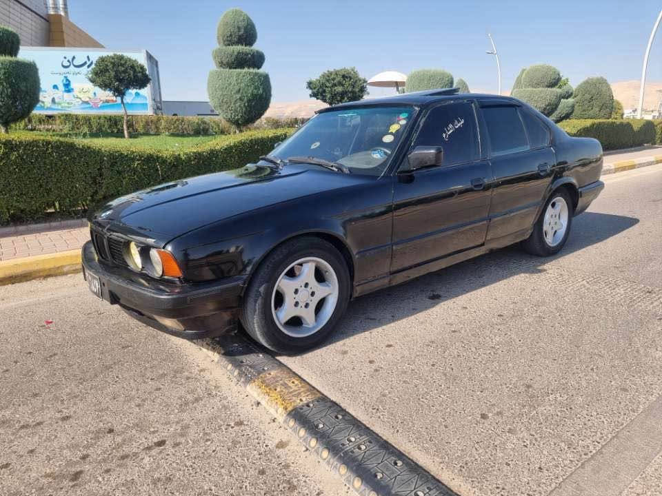 BMW
520ێاڕم پلاستیک سلێمانی مۆدێل١٩٩٣بە هەیکە530 مەکینەو گێڕی 520 گێڕومەکینە و ێاڕم و ئەوەلیات بەشەرت دەحم و لێدراوی هیج نیە گێڕحادیە زۆر بەقووەتە تەقەو ڕەقەی هیج نیە سەیارەکە زۆر مەسبووتە مەسروفی نیە سحری 27گەڵاو محامەلە شوێن سلێمانی *********** السليمانية, العراق
