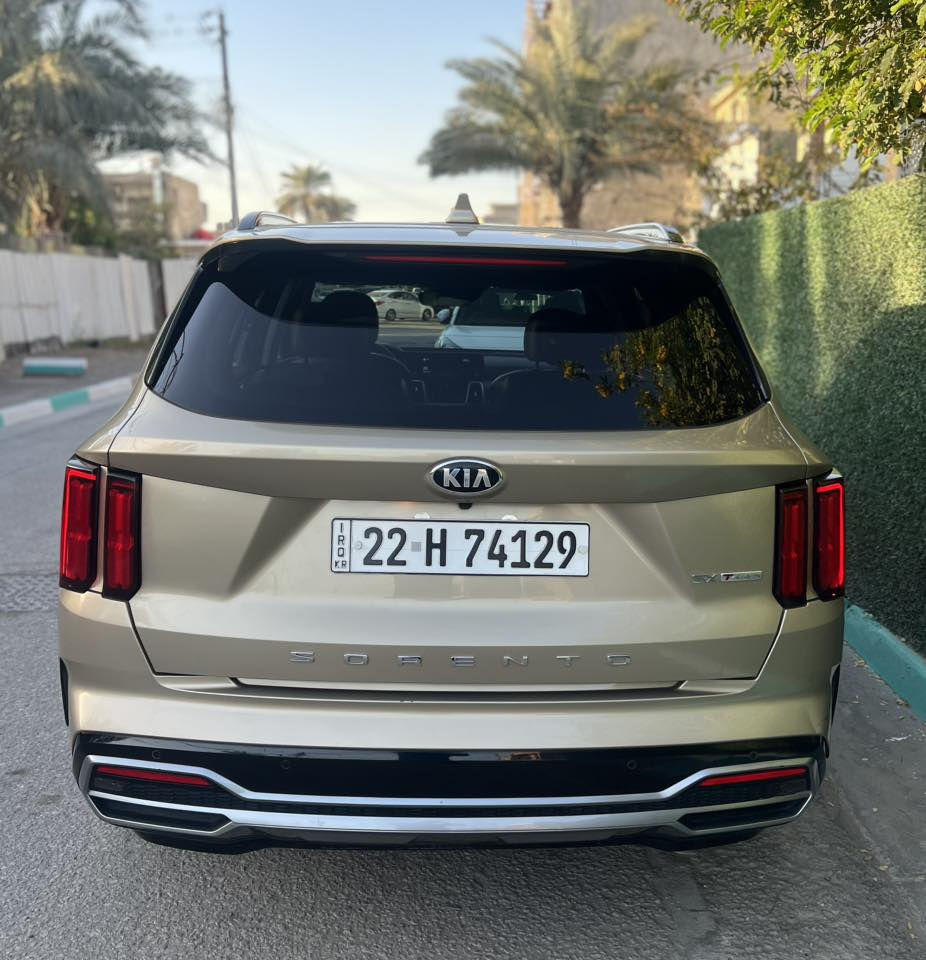 السلام عليكم 
سورنتو SX  2021 وارد امريكي ‼️
لون/ذهبي شمباني 
سياره  رقم اربيل بسمي شوكت متحب احولك 
هزه جديده 
الحدث موضح مرفوقه صور الحادث 3قطع صبغ 
بدون ايرباك 
المواصفات/محرك 4 سلندر تيربو 2500 🚀
1- بانوراما✨
2-كشنات VIP منفصل✨
3- حساسات ✨
4- رادارات جانبي امامي خلفي✨
5-توقف ذاتي✨
6-تحديد مسار✨
7- سياقة ذاتية✨
8- مري شفط✨
9- جنطة كهرباء وشفط✨
10 بصمات دخول ذكي على الابواب✨
11- كنشات كهرباء وتدفئة✨
12- عداد الكتروني✨
13- اربع وضعيات قيادة ( ايكو- سبورت - سمارت- نورمل)✨
14- تحكمات بلستيرن✨
15- تبريد قطعتين ✨
16-سايد بريك بصمة✨
17- ابل كاربلي✨
18-شاحن واير ليس✨
19-لايت زنون 3 عدسات LED✨
20- ويل حجم 20✨
21- جام كله اوتو✨
22-بك لايت LED✨
23- كامرة خلفية✨
24-فور ويل
وبعد بيه هواي مواصفات سونار وين ما يعجبك افحص 
السعر 215بيه مجال حك الجيه 
📞***********
📍بغداد الدوره
