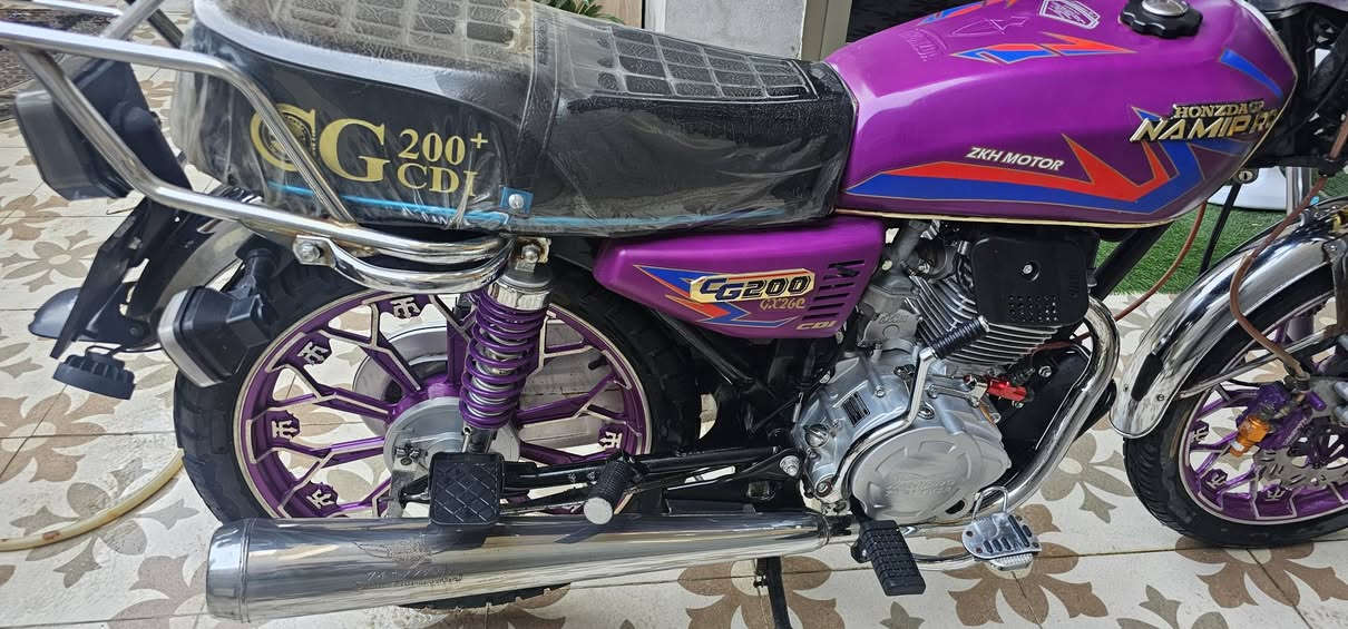 للبيع  محرك 200 موديل 2025
الدراجه كلش نظيف ع ايدي سعره 800 
وبيه مجال مكانه القاسم ***********
