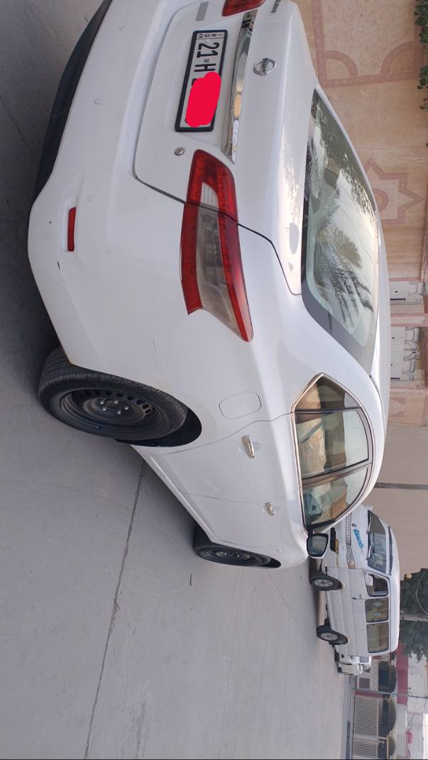 نيسان سنترا موديل 2018 خليجي  لون ابيض كير أوتوماتيك مكينه وكير مكفولات ماشيه 116 الف مواصفات الخليجي معروفه رقم سليمانيه دولي بشرط تحويل او وكاله بيها صبغ كلش قليل موضح بالسونار مرفق مع الصور تخم تاير جديد صدر جديد السياره حلوة  وجاهزة مبيها اي نقص السعر 104 للاستفسار الاتصال / ***********/ مكان السيارة كفري واني مكلف بالنشر
