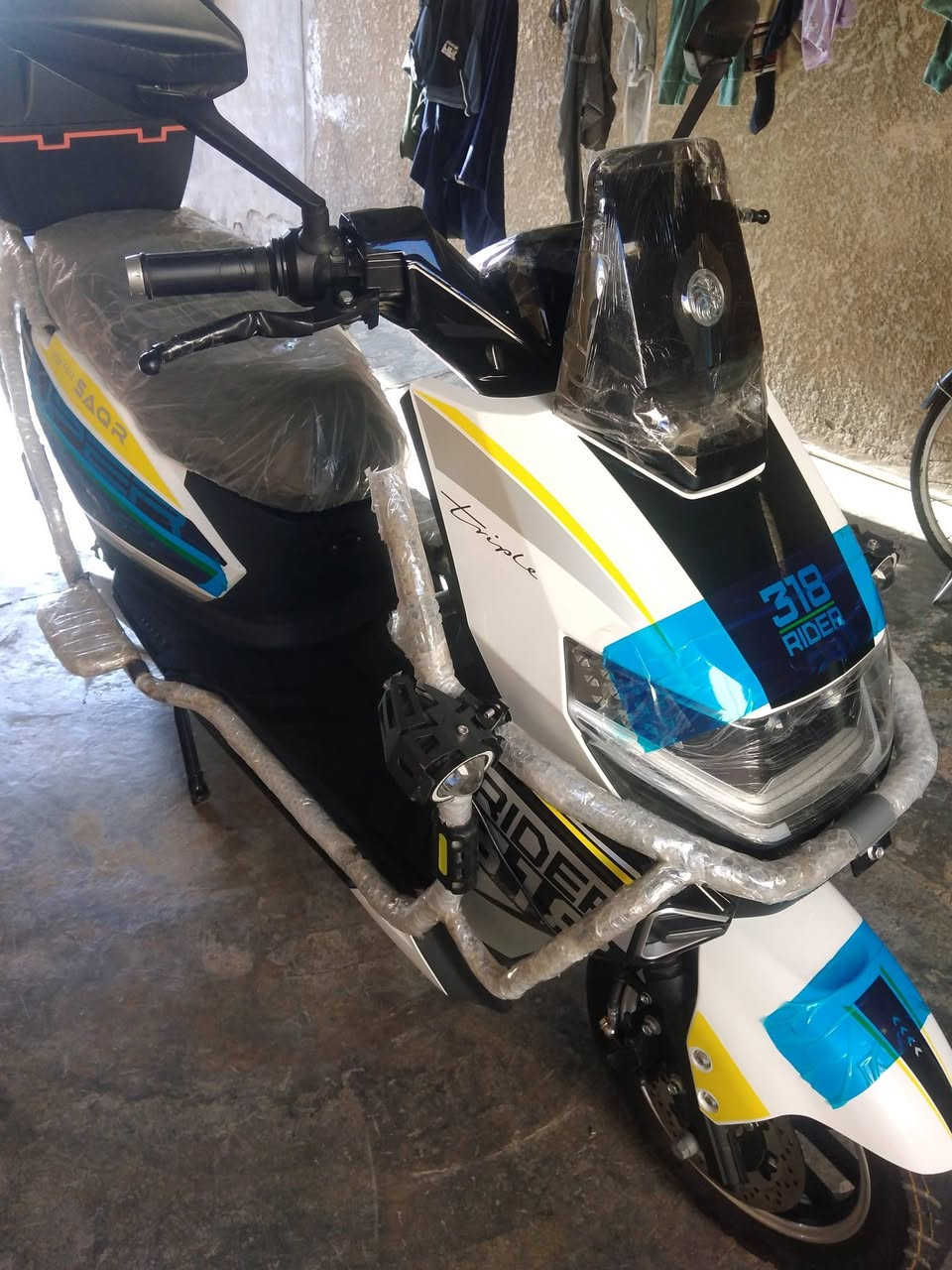 السلام عليكم
دراجه شحن بطاريه ليثيوم بعده جديد ماشي شيي قليل
سويج + بصمه +بلوتوث سماعات +نضام بك R+ تثبيت سرعه +تشغيل عن بعد  (السعر770) وبي مجال شي بسيط )     للاستفسار بي واتساب ومتواجد ع الخط (***********) مكاني الرمادي التئميم القادسيه الاولى
