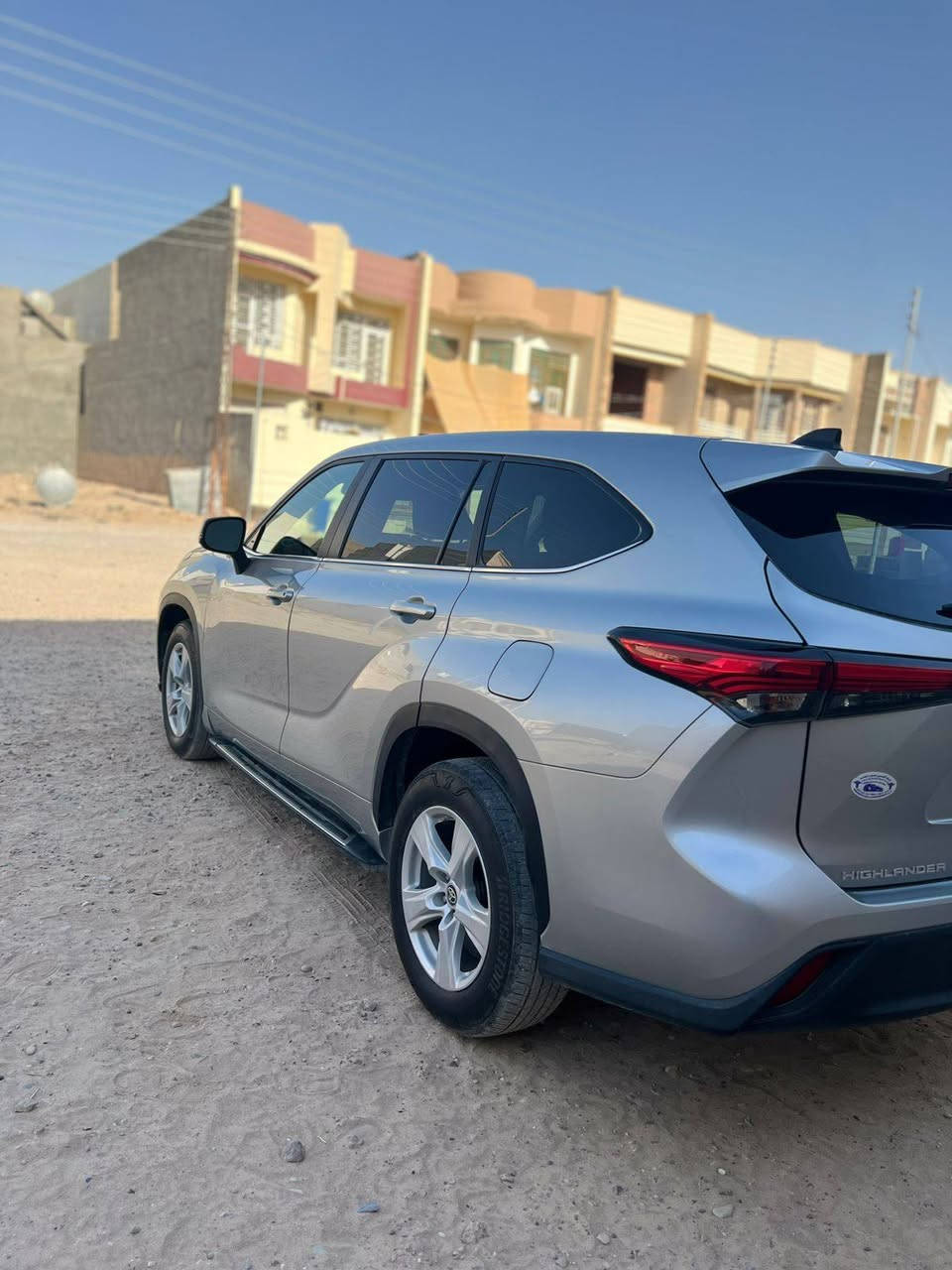 مكلف بل نشر. للبيع تويوتا هايلاندر LE. وارد أمريكي. حادثها بنيد مبدل و مصبوغ. موصفاته تبريد ثلاث قطع  8 راكب  ردار أمامي كامرة خلفية كشنات السائق كهرباء رقم بغداد تحويل ثاني يوم   العنوان سامراء الاستفسار. مع رقم صاحب السيارة //***********//
