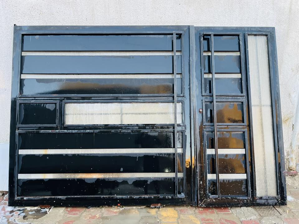 السلام عليكم باب سلايت تزكام ثقيل نضيف كلش طول ٢ متر العرض ٣متر السعر ٤٠٠ مكاني واسط رقمي ***********
