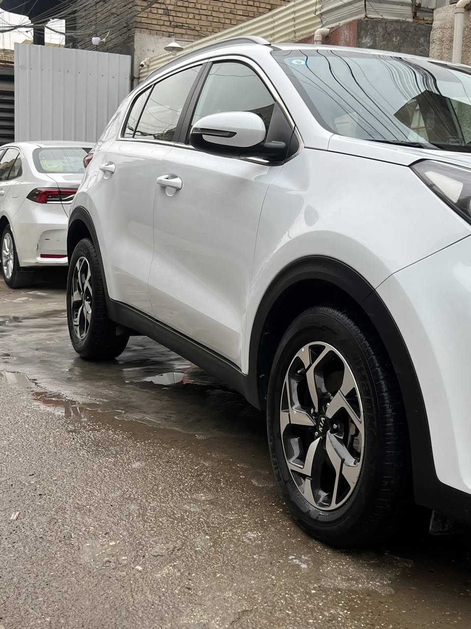 سلام عليكم سبورتج البيع مديل 2019شكل2020سياره نضيفه كلش موصفات اعتيادي
مري شفط 

تحكم بمري 

تحكم استيرن 

محرك 2400

5راكب 

كشنات اقماش 

حساسات امامي خلفي 

تبريد قطعتين امامي خلفي 

اخوي هاذ الرقم مارد فيسبوك بس واتساب ***********

مكان سياره بغداد بغداد وسياره خليجي خليجي رقم بغداد إنكليزي تحويل ثاني يوم
