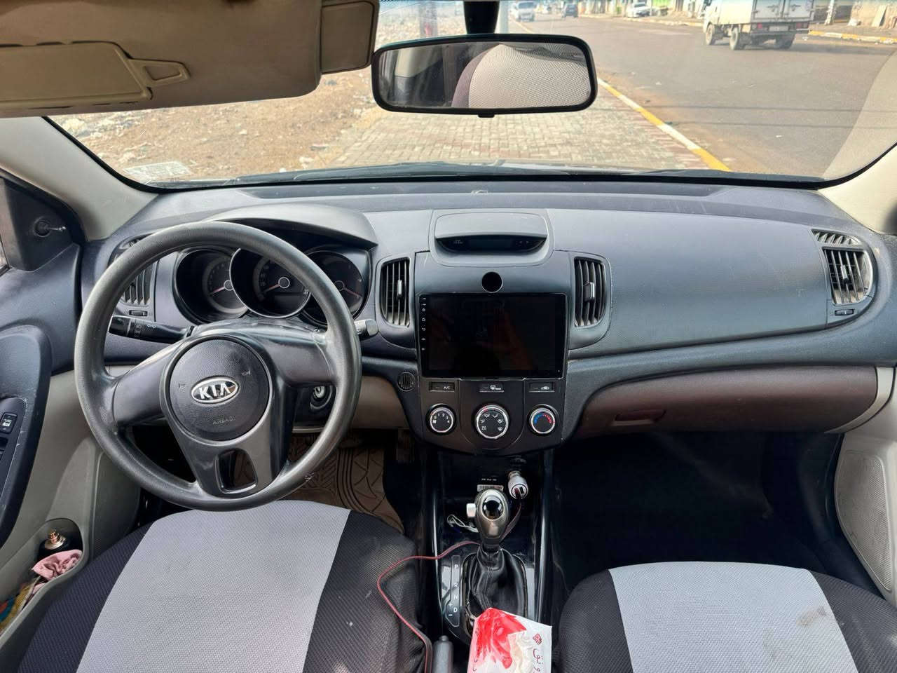 سيراتو موديل 2012جاهزه من كلشي
صبغ جماليه لان هذا لون يصير بي جراد 
كير محرك حداديه تبريد كله شغال وجاهز مابيه اي نقص
رقم مثنى مكان السياره بالديوانيه
السعر 77ورقه 
مراوس اذا اكو بسياره صفره
لتواصل ***********
