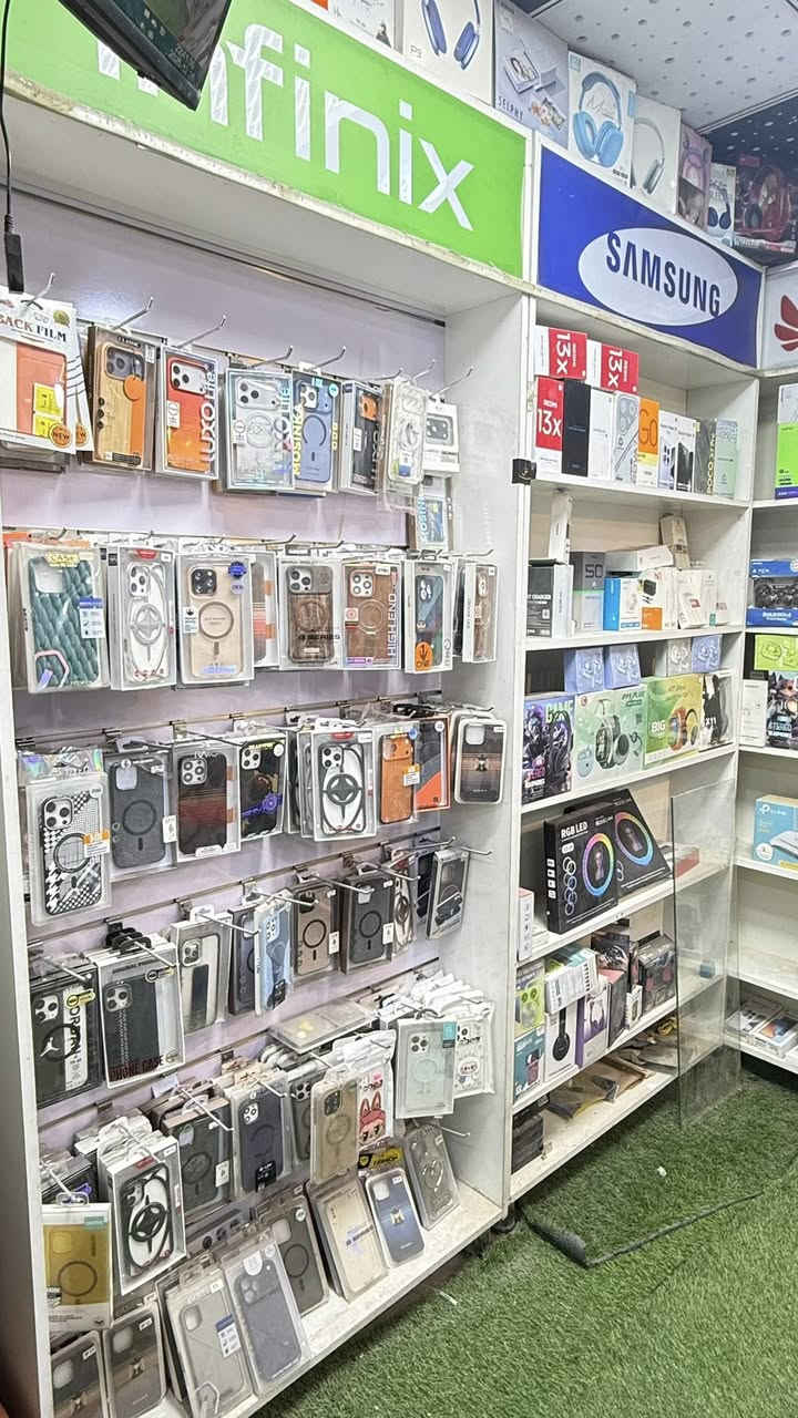 ديكور للبيع
فاترينات سكه + رفوف 

كله نضيف وع الفحص 
الاسعار جدا مناسبة 
***********
