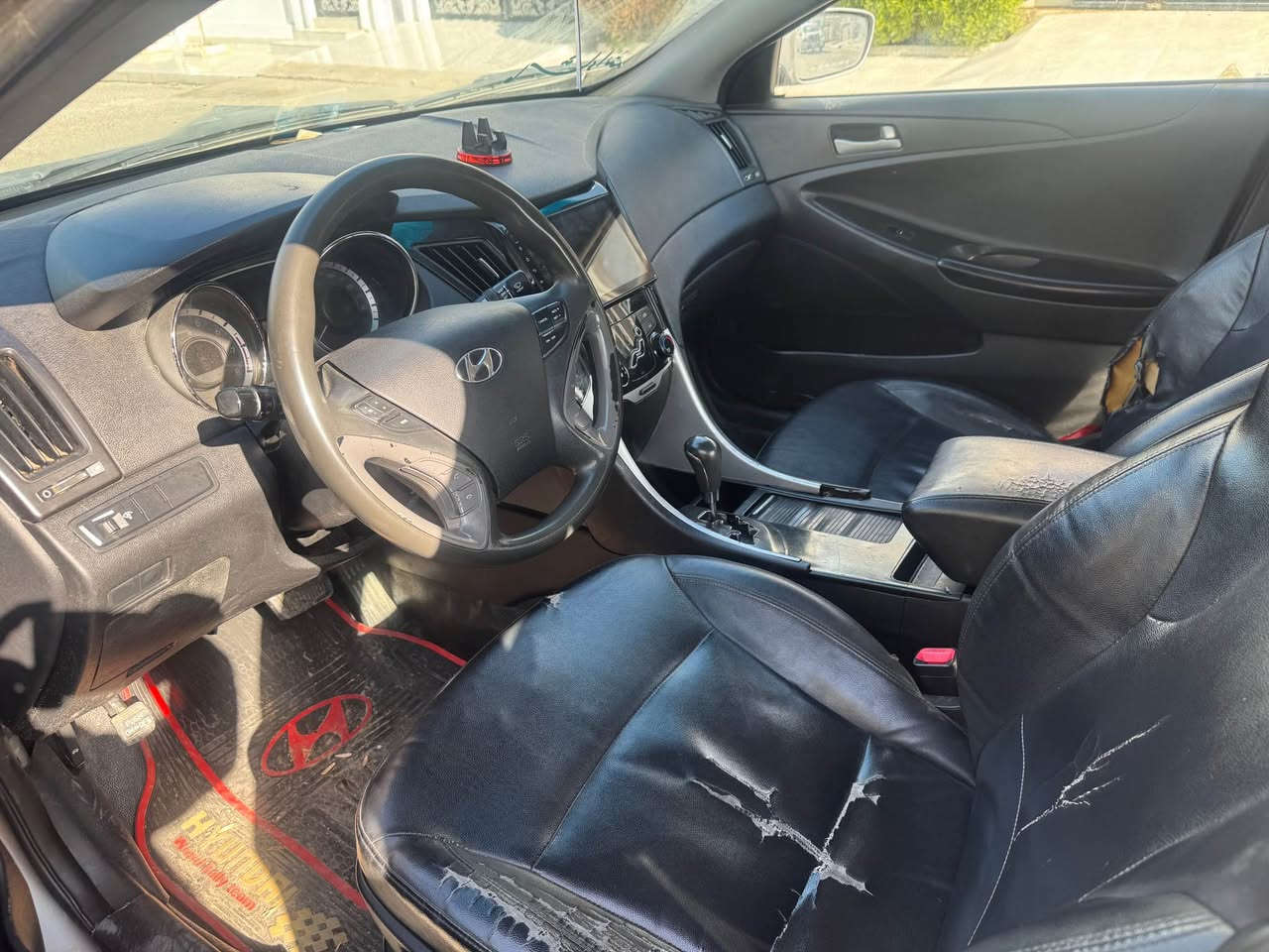 هونداي سوناتي موديل 2010.    سنوي جديد 2029شهر 4  شرط واكاله. البع الستفسار خابر هاي رقم. *********** كركوك, العراق
