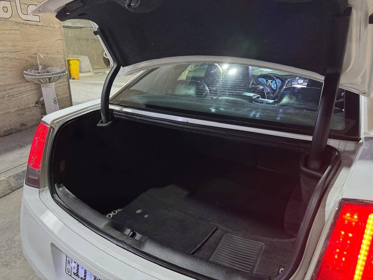 كلايسلر 2014
محدث 22
جاهزة سيارة مال بيت بدون اي نقص ع ايد وحدة 
ماشيه 164 حقيقي
نصبتها احلى من الصور 
سونار موجود بالمنشور 
مكان بابل مركز 
هاتف ***********
