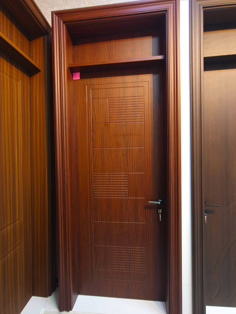 الأبواب اللي تدور عليها صارت يمك! 🚪💪
​لا تتنازل عن جودة منزلك! نقدم لك أبواباً صينية (درجة أولى) بمواصفات عالمية، مصممة لتحمل ظروف مناخنا القاسي:
​🔹 عزل متطور: عزل صوتي، حراري، ومقاومة تامة للرطوبة.
🔹 متانة طويلة الأمد: تركيبات قوية مضادة للنمل الأبيض والحشرات.
🔹 توفير وراحة: العرض الأقوى في قلعة سكر.. السعر يشمل النقل والشد داخل المدينة.
​الجودة تبدأ من باب البيت. لا تتردد بالاتصال بنا للحصول على أفضل الخيارات:
📱 ***********
