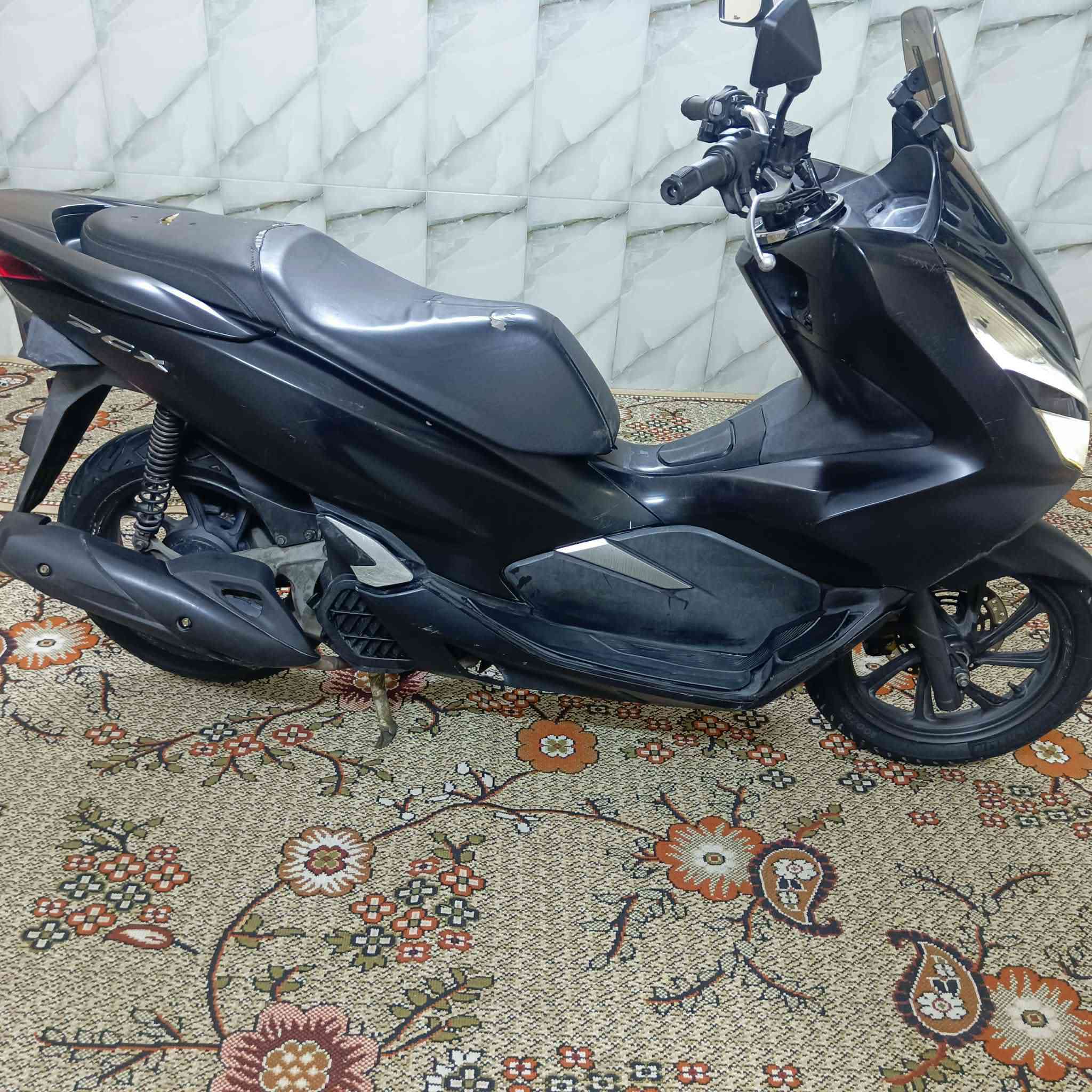 سلام عليكم دراجه بيسي اكس كوري  جيل ثالث مكفوله كفاله عامه مكينه نضيفه مال رمبه كلشي بيه شغال كهربائيّ مكينه مامفتوحه بس حساس زدحام وستاند فيشه مشلوعه بس شكله ويشتغلن علمود سلف يطول عمره دراجه خير من الله مكينه وكفرات رايده ب١٤وبيه مجال مكاني بغداد مدينة الصدر يم جامع المصطفى واسف عل اطاله.
***********
