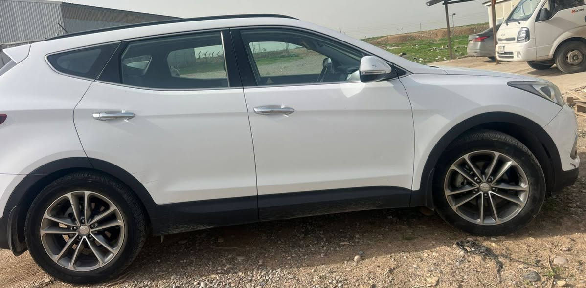 السلام عليكم
سنتاڤي 
الموديل: 2018
فول مواصفات
4 سلندر
صبغ عام من الشركة 
بدوون ضرر شرط الفحص
رقم السيارة اربيل 
مكان السيارة اربيل 
السعر/180$ ورقة بيها مجال 
للتواصل /***********
