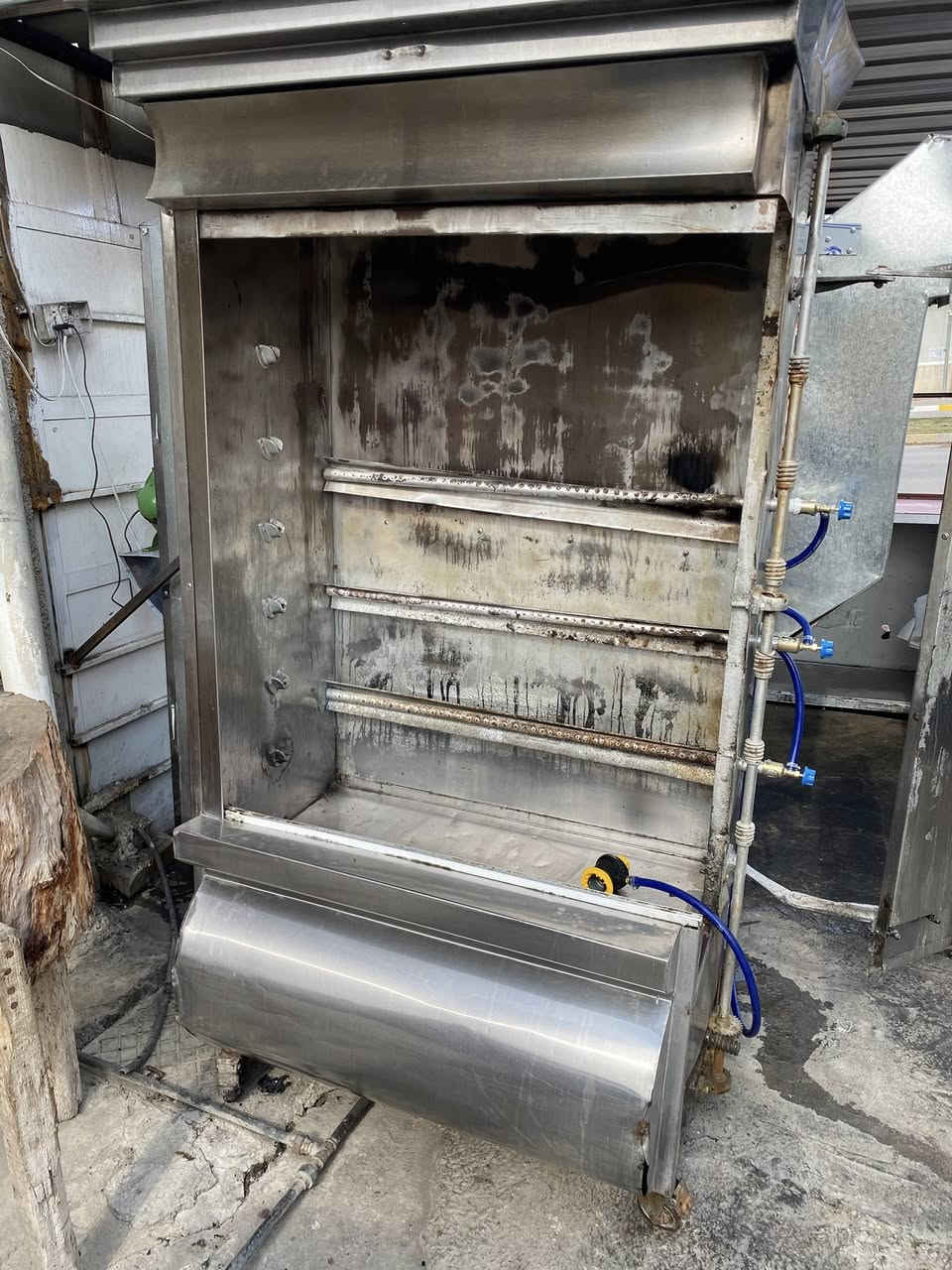 السلام عليكم شواية دجاج نضيفة سعرها 250 مابيها اي نقص جاهزة وحماية اكل 6 بلانكات سعرها 450 مكان بغداد الغزالية ***********
