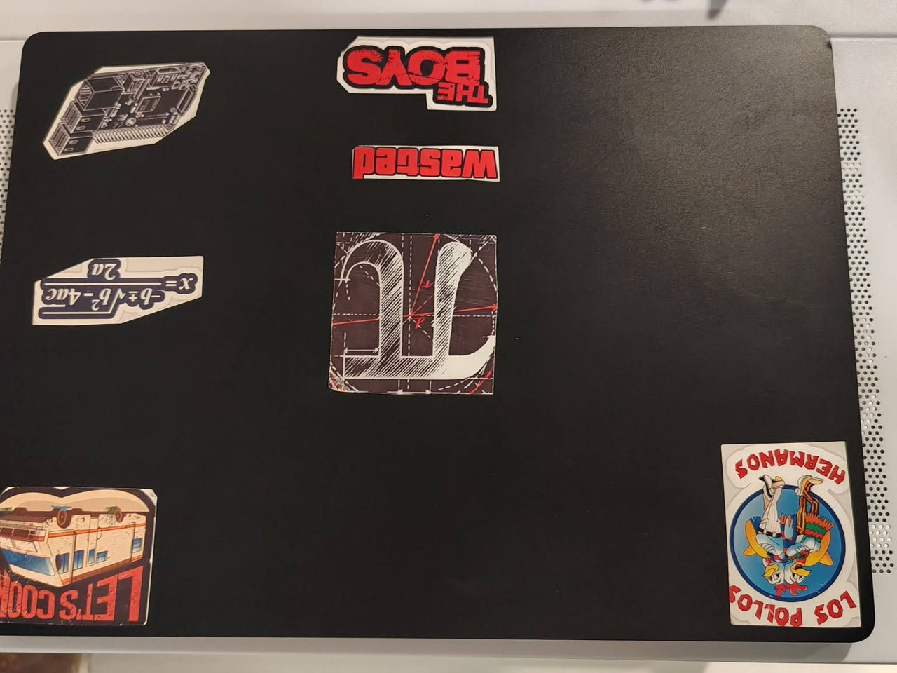 Surface laptop 3
شاشة لمس 10 اصابع 
نسخه business edition رجال الاعمال

شاشة 2K IPS QHD

Core i7 1065 G7 جيل  عاشر 

Ram 16GB 4333 MHz DDR4

HARD 256 SSD قابل للتطوير 

كرت شاشة انتل Iris plus  8GB  g7

بطارية يدوم لحد 6-8 ساعةt
سعر 480 عندي توصيل


**إذا كنت صاحب هذا الإعلان وتريد حذفه لأي سبب، رجاءا أرسل رسالة إلى الدعم الفني**