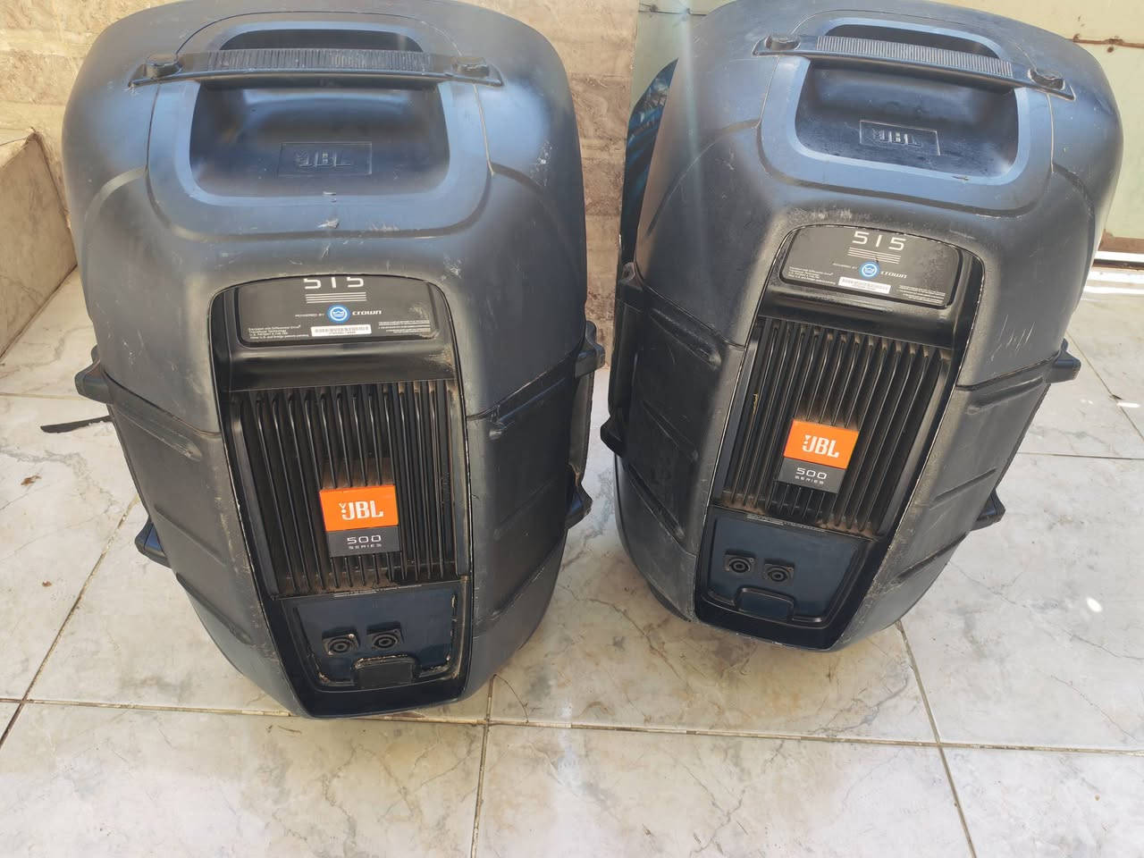 زوج سماعات jbl جي بي ال ١٥ انج كلش نضيف سعر ٣٢٠ الف دينار
*********** واتساب توصل عندی جميع محافظة عراق
