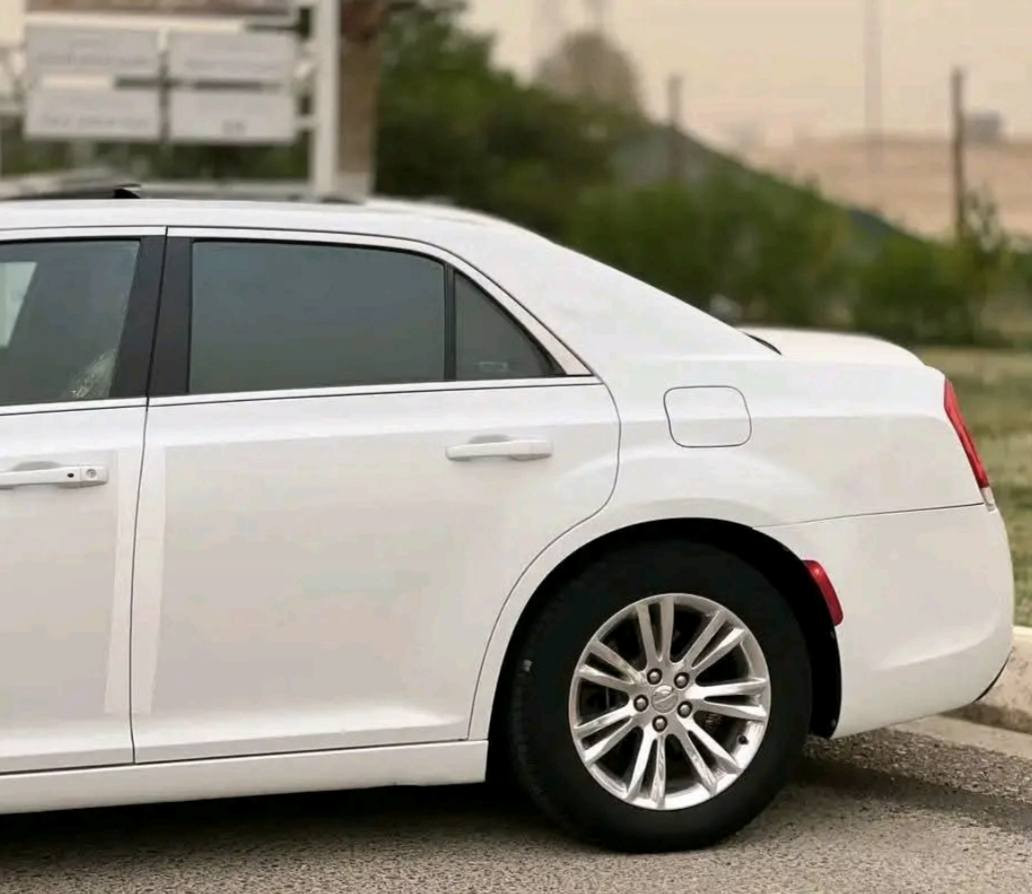 سلام عليكم s300 للبيع
سياره فول مواصفات موديل 2017

بدون قطره صبغ 

رقم شمالي.  فتحت بانوراما 

كلشي بالسياره شغال 

ويل مكسيكي.    سياره جديده بمعنى الكلمه سياره مال جناي 

اتصل وادلل للاستفسار ***********    السعر 140$
