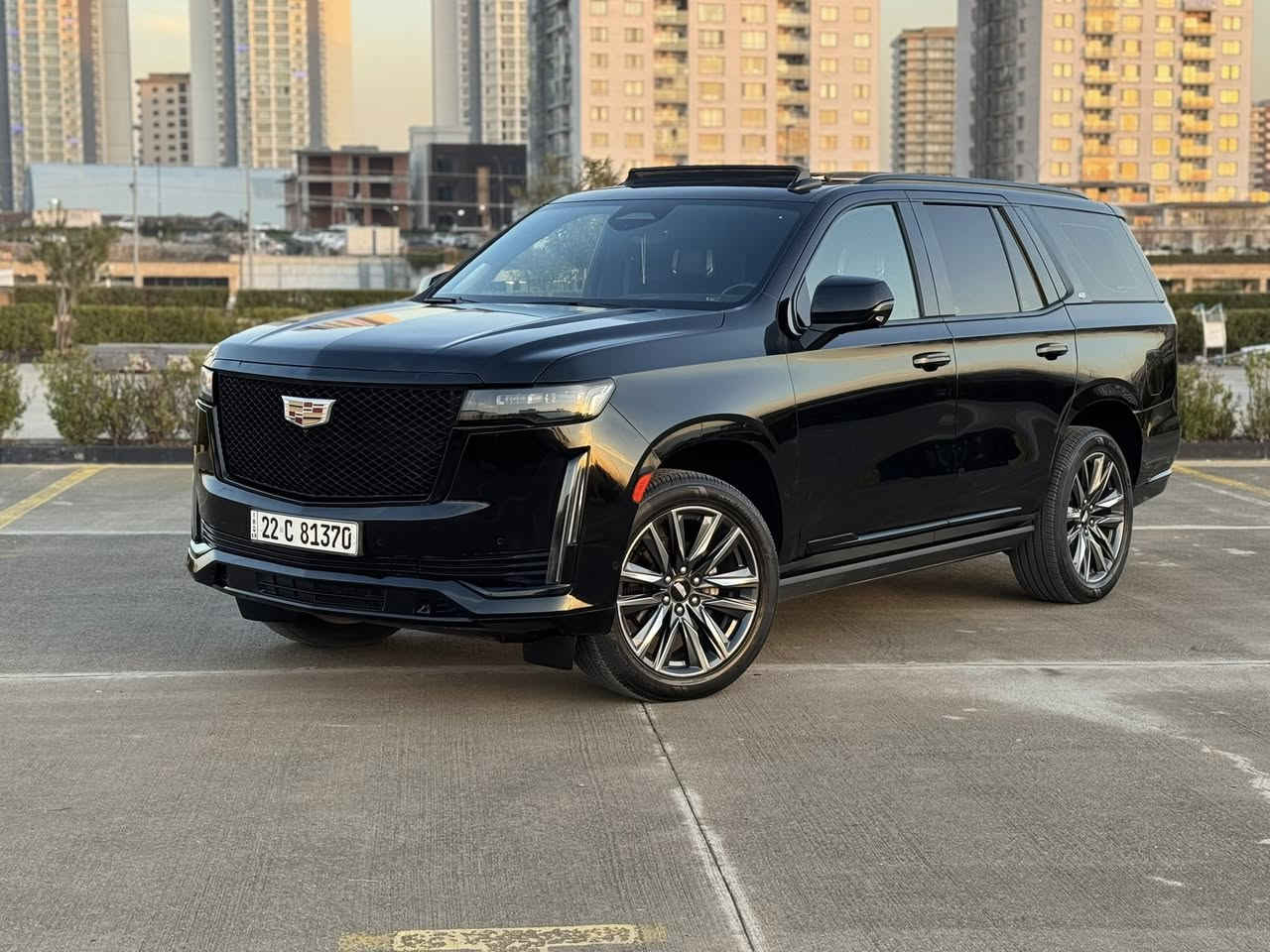 كديلاك سكاليد  2023 ( خـليـجـي )وكالة المنصور
المسافة المقطوعة 78 كم  

كفالة عامة من صبغ وتبديل 3 قطع مغلف ppf

1-حجم المحرك 8 سلندر 6200. 

2-سقف شامو 36 سماعة اسپريسو ناظور ليلي 

3-سقف بانوراما. 

4-زينون عالي ناصي آصل. 

5-جنطة كهرباء. 

6-بصمة ابواب وتشغيل عن بعد. 

7-خاصيه جعل المحرك 4 سلندر اقتصادي. 

8-كامرات ميحطيه 360 درجه. (٥)كامرات. 

9-اشاير مري.قابله للطيء. 

10-رادر جانبي مانع اجتياز+رادر امامي. 

11-سستم صوت متكامل. 

12-تدفئة+تبريد المقاعد. 

13-جكات جوبلس صعود ونزول. 

14-حساس امامي+خلفي. 

15-ويل مقاس 22 بلاك توب. 

16-دجات صعود جانبي كهرباء شفط.  

18-المقاعد الخلفي شفط كهرباء. 

19-كونترول تبريد خلفي منفصل. 

20-شاشات عرض خلفيه. 

21-فور ويل درايف. ٤*٤. 

22-مقود كهرباء. 

23-الكراسي كهرباء. 

24-خزن ميموري لكرسي السايق. 

25-اوتو ستوب. 

26-هاند بريك بصمه. 

27-تحديد مسار. 

28-داتو شو شاشه ليزري. 

29-تبريد مناخي. 

30-تحكم ستيرن جهتين.  

______________________________________

السعر 833 بيع او مراوس بسيارات شمالية فقط 

موبايل /***********
