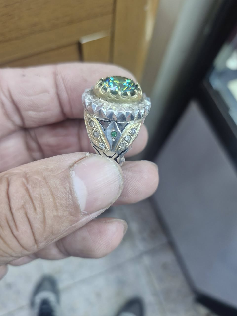 خاتم موزنايت تطعيم جوانب ماس صياغه صالحي قياس ٢٣.٢٤ 
١٥٠ الف


**إذا كنت صاحب هذا الإعلان وتريد حذفه لأي سبب، رجاءا أرسل رسالة إلى الدعم الفني**