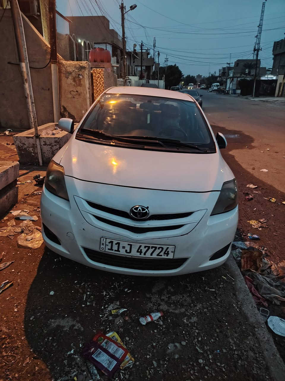 السلام عليكم تيوتا يارس ٢٠٠٧ الكشر مكفول من الصبغ والضربه بيه بس داير الجاملغ بي معجون والمحرك بي تبخير مكاني بغداد الجديدة السعر  ***********
