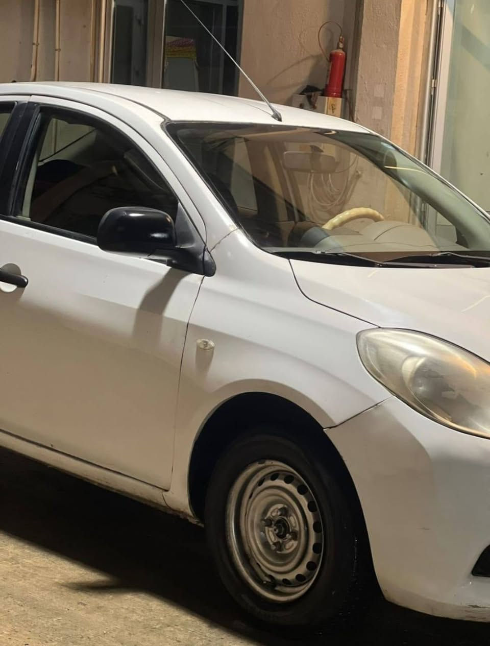 نيسان لاكشيمباي 2013 صبوغ عام رةقةم وسةنةوي نووي رةقةم سليماني ......
تلفون ***********
68 وةرةقة أربيل, العراق
