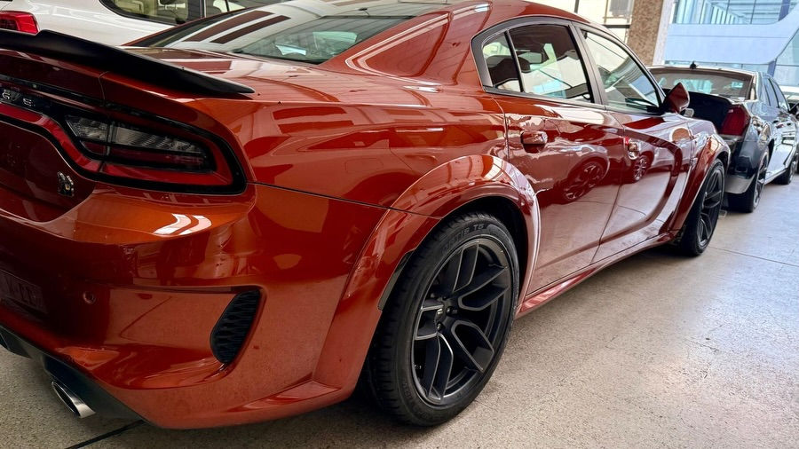 #بيع_او_مراوس 

Dodge Charger Scat Pack Widebody 2022 🎃🧡
الموديل : [ 2022 ]
المحرك : [ V8 / 6.4 ] 🚀
الگير : [ أوتوماتيك ] 
الممشى : [ 40 الف ميل ]
اللون : [ برتقالي - مميز ] 🔶
الحالة : [ السيـارة وارد أمريكا ضررهـا جاملغـات والبنيد ]

[ لمعرفة السعر اترك تعليق داخل المنشور وسوف يصل اليك مباشر عبر رسالة نصية ] 📥

[ الـــــمـــواصــفـــــات ]

- السيـارة فوووول أعلى مواصفـات ( عدا الفتحة ) 

[ الاضـــــــافــــــاات ] 

- السيـارة Stock بوضع الوكـالة 

الموقع : [ بغـداد ] 📍

للتواصل واتس اب او اتصال : [ *********** ]

#dodge #charger #srt #yasser_erbil
