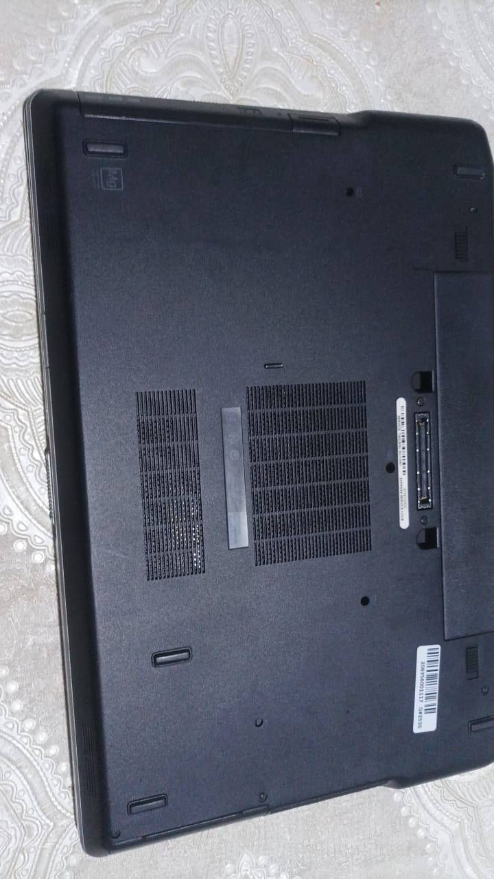 السلام عليكم للبيع لابتوب حاسبة نوع Dell استعمال قليل جاهزة غراضه.. ماوس + شاحنة اصلية + جنطة كاملة شرط الفحص مكاني حلة السعر ١٧٥ للاستفسار ***********
