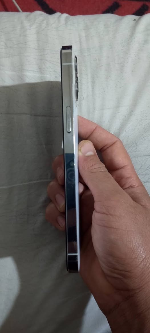 سلام عليكم ايفون 12برو ماكس لامفتوح ولا مصلح مكفول من كلشي 
اذا اكو سايبه حته لو راعيه ميت شارد مراوس وطي فرق 
عادي بس كون من البصره


**إذا كنت صاحب هذا الإعلان وتريد حذفه لأي سبب، رجاءا أرسل رسالة إلى الدعم الفني**