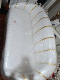 شازلونه جديده مغلفه نايلون جلاتين سعرهه ١٥٠ توصيل داخل العماره 0772828...