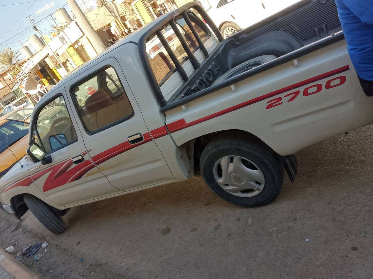 سلام عليكم بكم للبيع ٢٠٠١ رقم نينوئ دولي شرط تحويل محرك كير صدر كلو شرط جيل اكس فول  موصفات بدون صبغ فقط ملاحضات بسيطه السعر ١٢٨ بي مجال مكاني الشرقاط الشراي يتصل ***********
