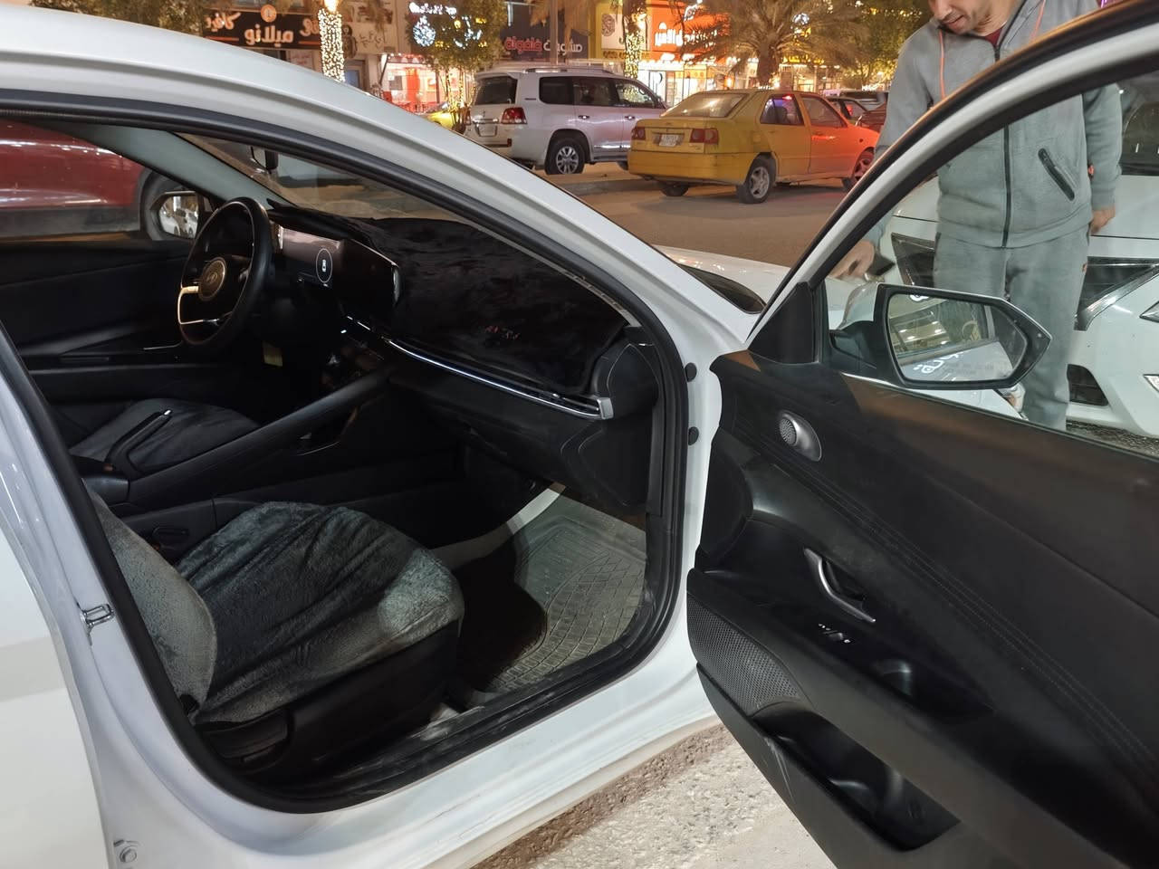 يالله ...
السلام عليكم ورحمه الله وبركاته 
الانترا 2025 وارد امريكي الون ابيض صدفي محرك 2000 دوش رقم ذي قار انكليزي  ماشية 43000 وقابلة للزيادة 
مواصفات معروفة رادار تحكم تشغيل عن بعد بصمة السعر 135 وبيها مجال قليل رقم صاحب السيارة *********** 
مكلف بالنشر
