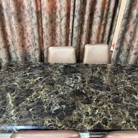 ميز • كراسي • قابل تفاوض