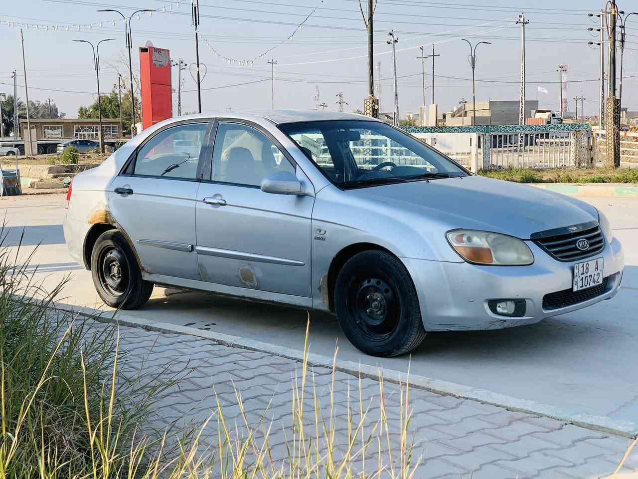 سلام عليكم للبيع كيا سيراتو 2007
مكينه1600 تبريد تدفئه حداديه جديده سياره ماعايزه شي
السعر 68وبيها مجال مكانها بابل الكفل رقم كربلاء بسمي 
الاستفسار اتصال***********
