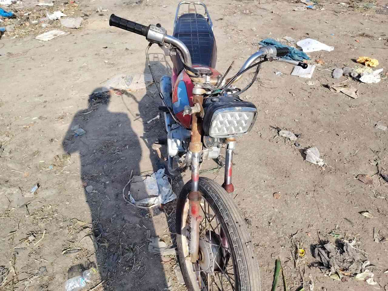 دراجه ٤ كير لبيع دراجه كلشي مابيها ابيعلك مكاتبه عن السرقه فقط. دراجه مال تروح لشغل وترجع بيها. سعر 225
وبيها مجال بسيط مكاني. ديوانيه الحمزه الشرقي
***********
