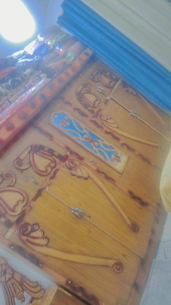 سلام عليكم غرفه نوم للبيع سعر ٣٥٠
***********
