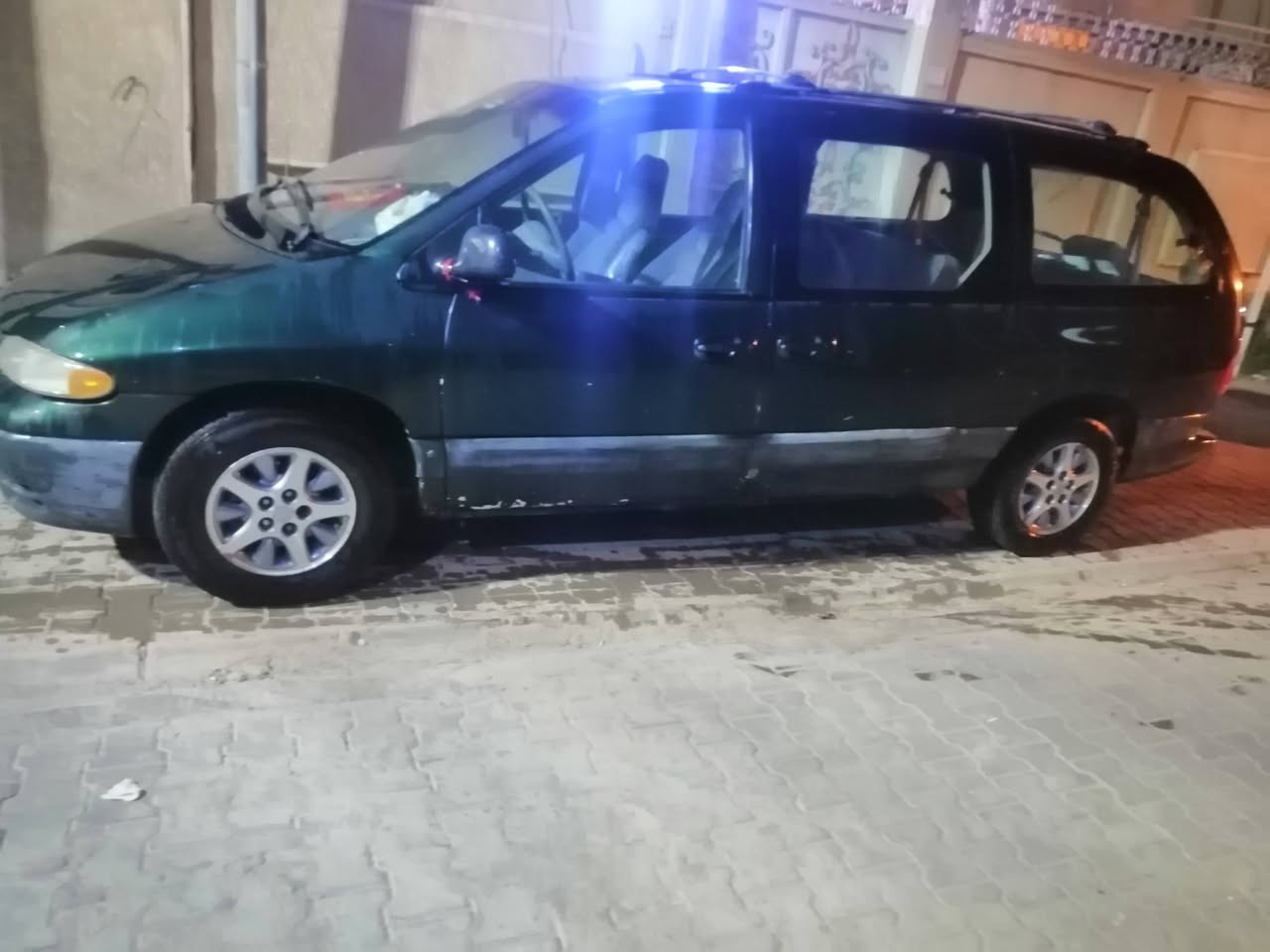 سلام عليكم مدير الكروب سياره للبيع دوج كرفان موديل 97 رقم نجف مشروع وطني محرك وكير مقفولات حداديه 80% تخم تاير جديد سياره محتاجه تبريد فقط تواصل على هذا الرقم***********
