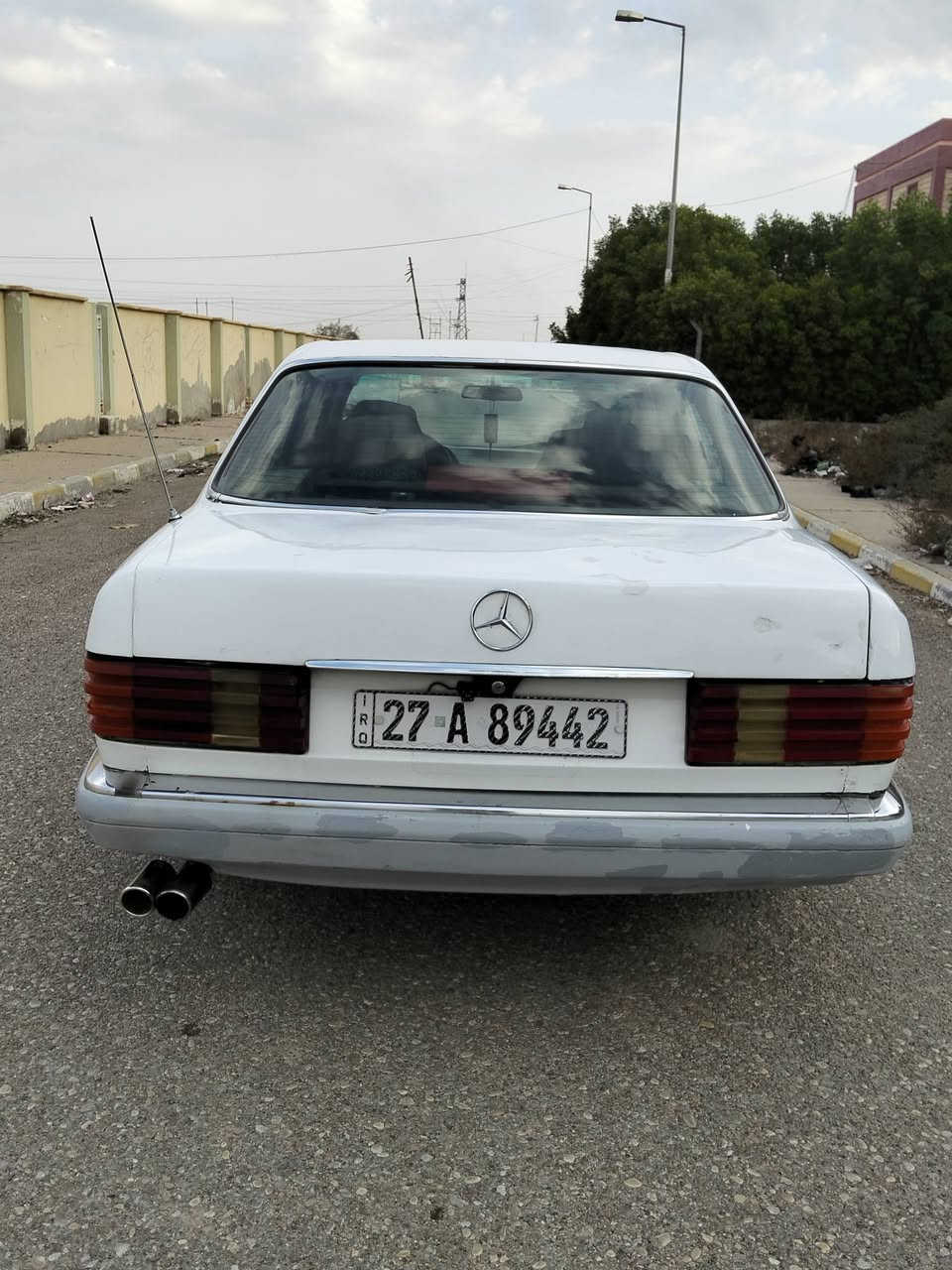 السلام عليكم مارسيديس رئاسي موديل 1988 رقم دولي بأسمنه تحويل مباشر سنوية للـ30 هزه جديده محرك VVT2500 محرك وكير جدد تبريد شغال تخم تاير جديد قبل شهر حدادية امامي وخلفي جديد باتري جديد فتحة سقف شاشه كامره خلفيه سماعات سستم كهربائيات كلها شغاله سيارة مكفولة من الضربة السعر 40 للأستفسار اكثر (***********) عنواني واسط
